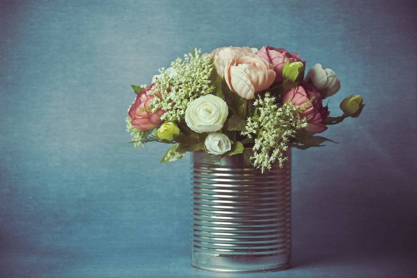 fiori in barattolo di latta - tendenze al ribasso nel settore floristico